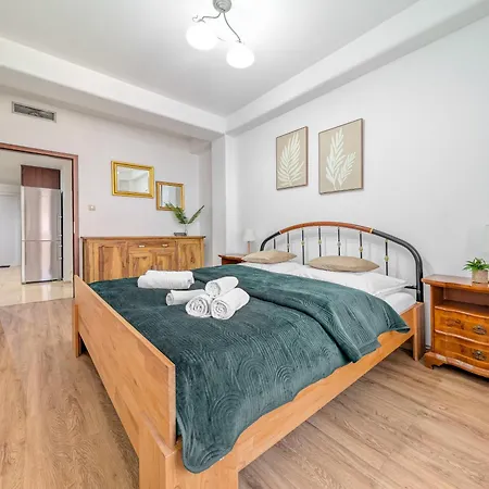 Rynek Prestige By Bookinghost Apartmán