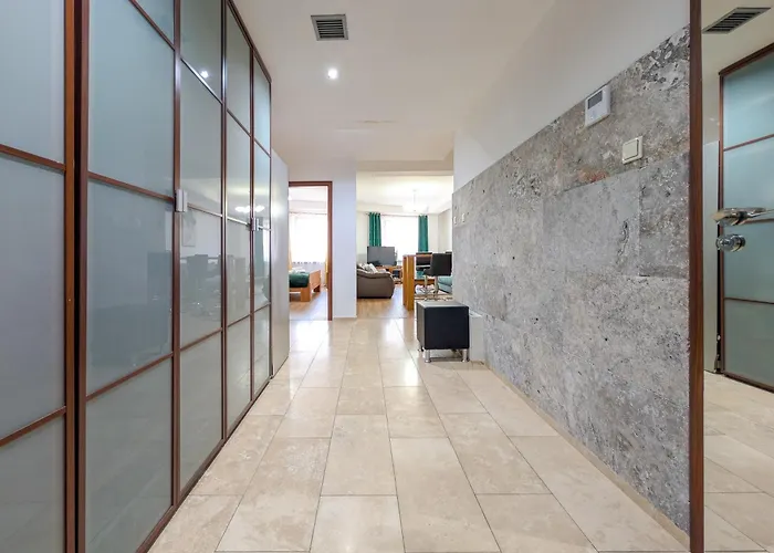 Rynek Prestige By Bookinghost *